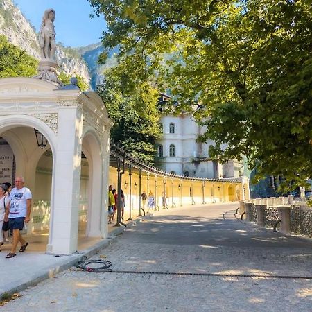 Apartament Nectaria Băile Herculane Eksteriør billede